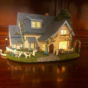 Thomas Kinkade Hawthorne Village "Sunday Outing" Lighted House Hometown Sprin